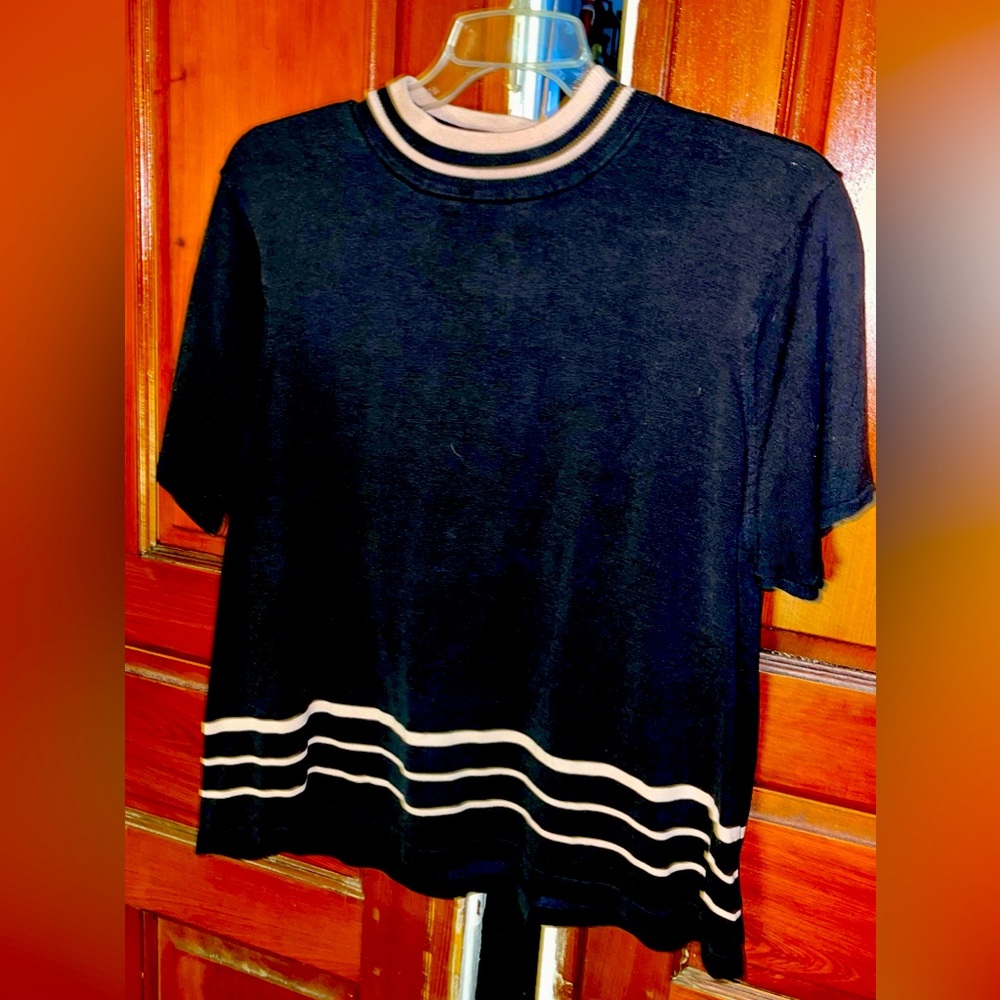 Dress Barn Black & Pink Short Sleeve Sweater. Size 18W/20W